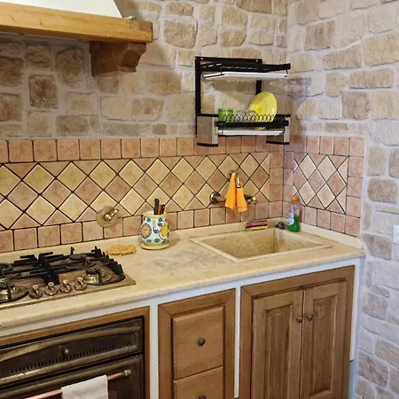La Casa Del Mandorlo Holiday home *