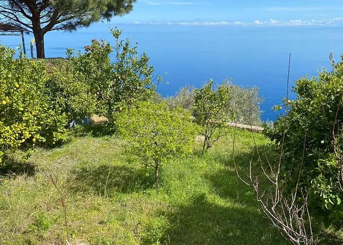 La Casa Del Mandorlo Vakantiehuis San Salvatore (Messina)