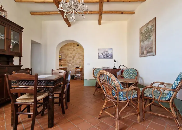 La Casa Del Mandorlo Vakantiehuis San Salvatore (Messina)