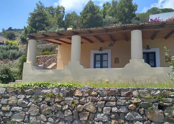 La Casa Del Mandorlo Vakantiehuis San Salvatore (Messina)