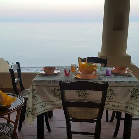 La Casa Del Mandorlo * San Salvatore (Messina)