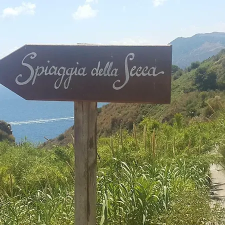 La Casa Del Mandorlo * San Salvatore (Messina)