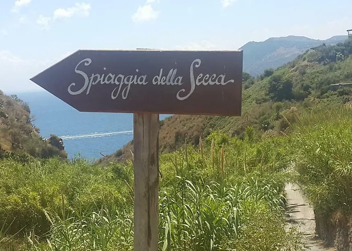 La Casa Del Mandorlo * San Salvatore (Messina)